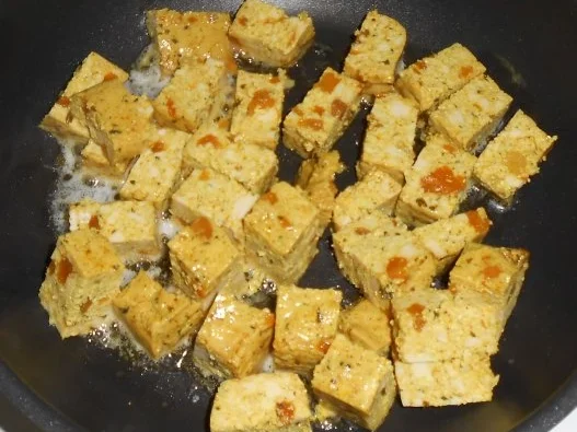 Curry-Mango-Tofu auf Zucchini-Mango-Gemüse - Rezept - Bild Nr. 4