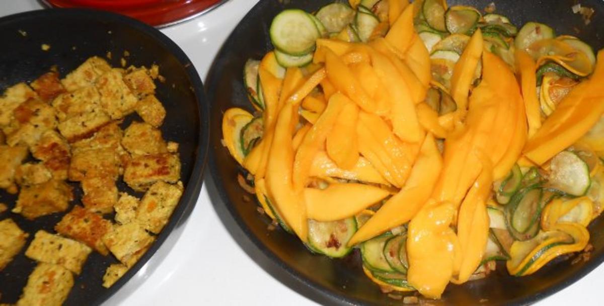Curry-Mango-Tofu auf Zucchini-Mango-Gemüse - Rezept - Bild Nr. 7