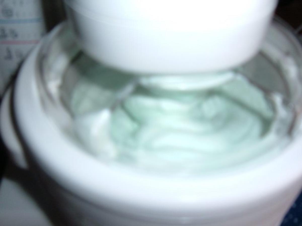 Eis : mal in grün ..in der Eismaschine - Rezept - Bild Nr. 5