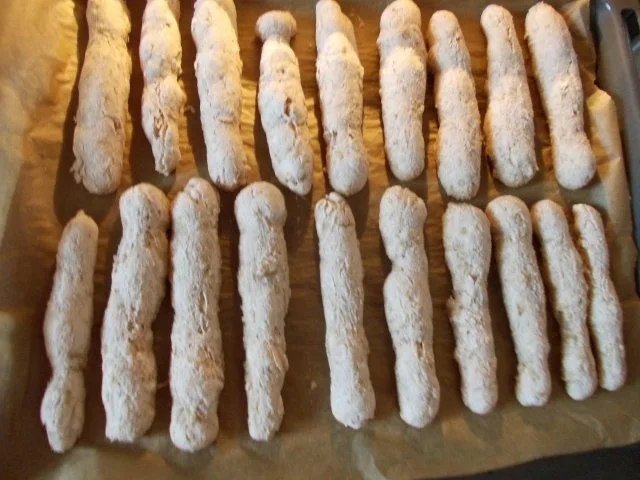 Melone süß-sauer mit Gorgonzola und Walnussgrissini - Rezept - Bild Nr. 7