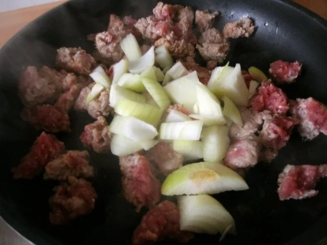 Tomaten-Hackpfanne mit  Kartoffel-Zwiebel -Möhrenstampf - Rezept - Bild Nr. 7