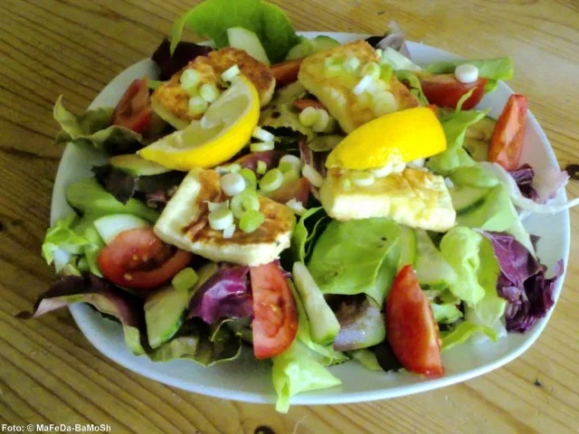 Flambierter Feta auf Salat - Rezept - Bild Nr. 3