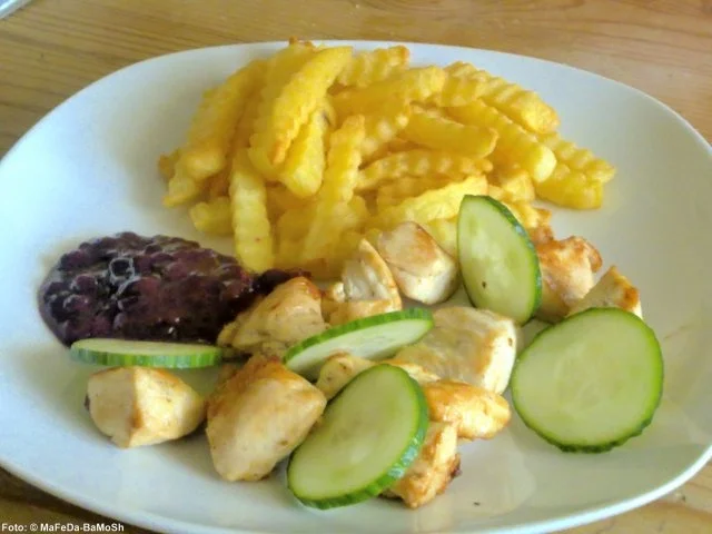 Rezept: Chicken-Nuggets mit Tomaten-Blaubeer-Soße Chicken-Nuggets mit Tomaten-Blaubeer-Soße - Rezept