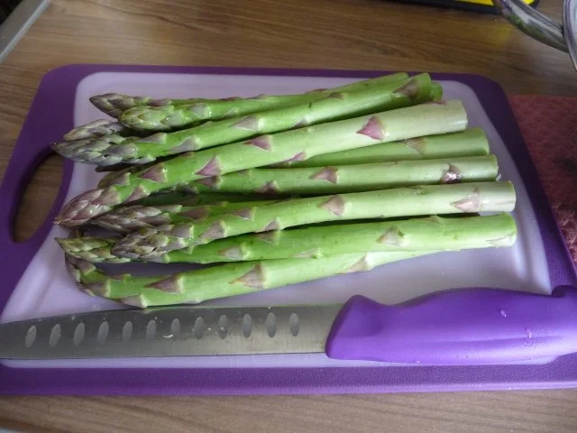 Suppen & Eintöpfe :  Kohlrabi – Spargel – Suppe - Rezept - Bild Nr. 4