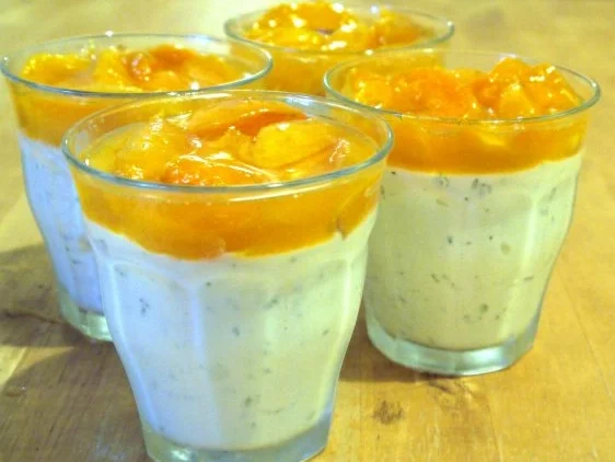 Rezept: Aprikosen-Kompott auf Basilikum-Creme Bild Nr. 9 Aprikosen-Kompott auf Basilikum-Creme - Rezept - Bild Nr. 9