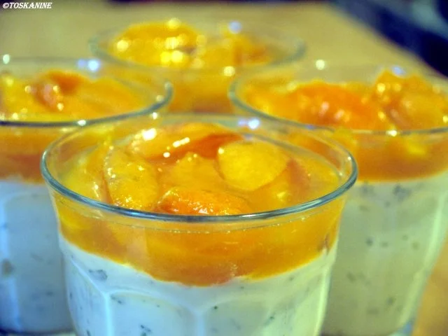 Rezept: Aprikosen-Kompott auf Basilikum-Creme Bild Nr. 10 Aprikosen-Kompott auf Basilikum-Creme - Rezept - Bild Nr. 10