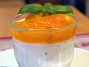 Aprikosen-Kompott auf Basilikum-Creme - Rezept