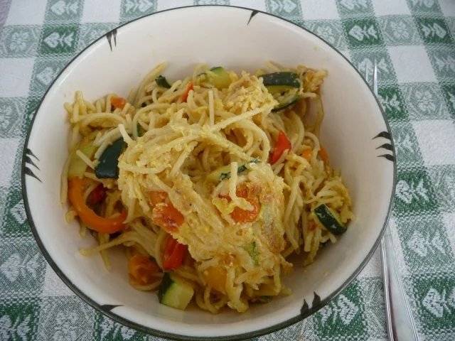 Rezept: Fleischlos : Bunte Eiernudeln ... Fleischlos : Bunte Eiernudeln ... - Rezept