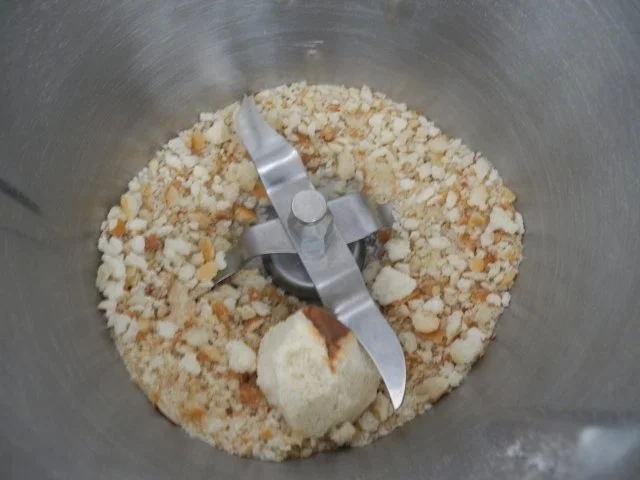 Rezept: Hackfleisch : Frikadellen auf jungen Bohnen an falscher Souce Hollandaise Bild Nr. 5 Hackfleisch : Frikadellen auf jungen Bohnen an falscher Souce Hollandaise - Rezept - Bild Nr. 5