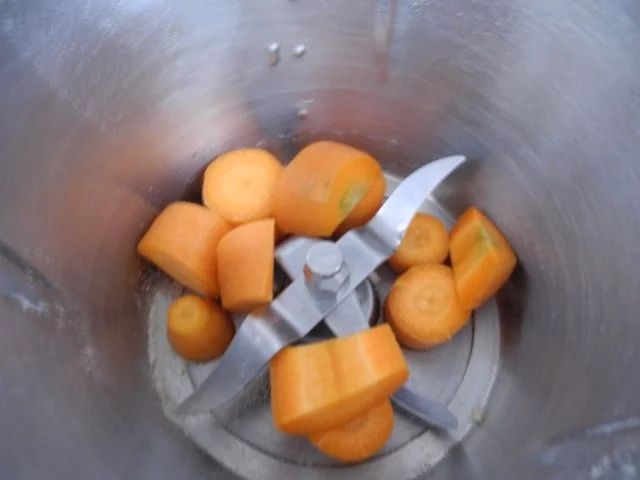 Rezept: Hackfleisch : Frikadellen auf jungen Bohnen an falscher Souce Hollandaise Bild Nr. 7 Hackfleisch : Frikadellen auf jungen Bohnen an falscher Souce Hollandaise - Rezept - Bild Nr. 7