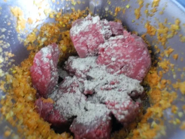 Rezept: Hackfleisch : Frikadellen auf jungen Bohnen an falscher Souce Hollandaise Bild Nr. 11 Hackfleisch : Frikadellen auf jungen Bohnen an falscher Souce Hollandaise - Rezept - Bild Nr. 11