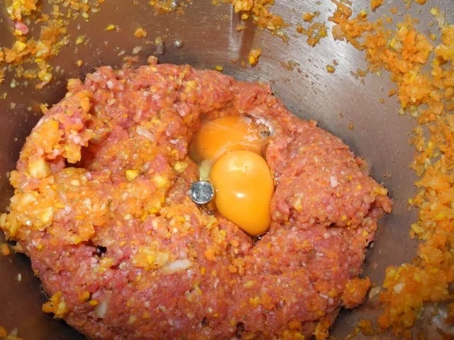 Rezept: Hackfleisch : Frikadellen auf jungen Bohnen an falscher Souce Hollandaise Bild Nr. 13 Hackfleisch : Frikadellen auf jungen Bohnen an falscher Souce Hollandaise - Rezept - Bild Nr. 13