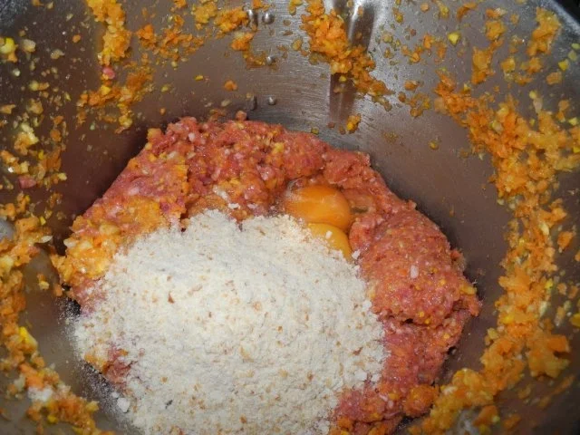 Rezept: Hackfleisch : Frikadellen auf jungen Bohnen an falscher Souce Hollandaise Bild Nr. 14 Hackfleisch : Frikadellen auf jungen Bohnen an falscher Souce Hollandaise - Rezept - Bild Nr. 14