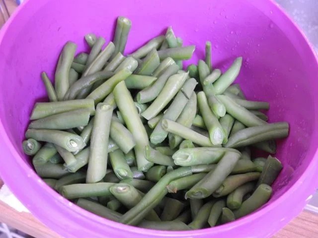 Rezept: Hackfleisch : Frikadellen auf jungen Bohnen an falscher Souce Hollandaise Bild Nr. 19 Hackfleisch : Frikadellen auf jungen Bohnen an falscher Souce Hollandaise - Rezept - Bild Nr. 19