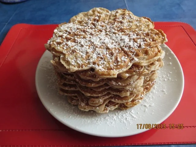 Rezept: Kuchen: Walnuss-Cremefraiche-Waffeln Bild Nr. 4 Kuchen: Walnuss-Cremefraiche-Waffeln - Rezept - Bild Nr. 4