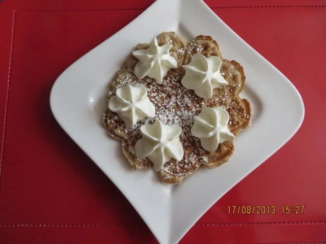 Rezept: Kuchen: Walnuss-Cremefraiche-Waffeln Bild Nr. 6 Kuchen: Walnuss-Cremefraiche-Waffeln - Rezept - Bild Nr. 6