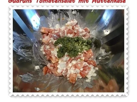 Rezept: Salat: Tomatensalat mit Hüttenkäse Bild Nr. 9 Salat: Tomatensalat mit Hüttenkäse - Rezept - Bild Nr. 9
