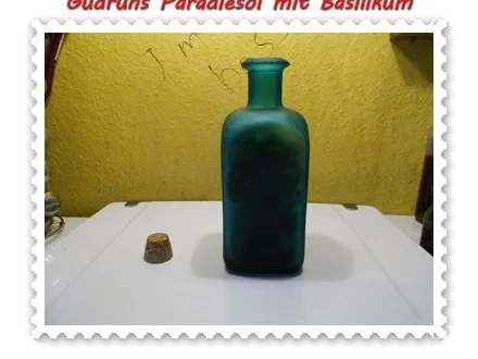 Rezept: Öl: Paradiesöl mit Basilikum Bild Nr. 3 Öl: Paradiesöl mit Basilikum - Rezept - Bild Nr. 3