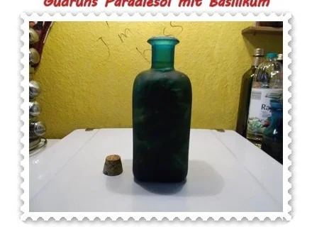 Rezept: Öl: Paradiesöl mit Basilikum Bild Nr. 4 Öl: Paradiesöl mit Basilikum - Rezept - Bild Nr. 4