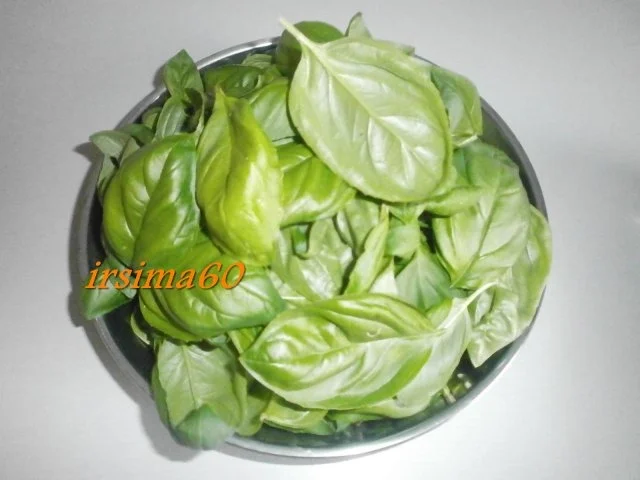 Rezept: Basilikum-Pesto Bild Nr. 5 Basilikum-Pesto - Rezept - Bild Nr. 5