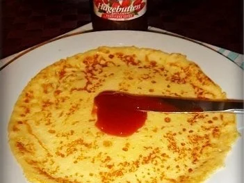 Pfannkuchen mit Hagebutten-Konfitüre - Rezept - Bild Nr. 8