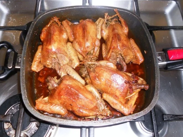 Rezept: "Oma - Friede`s" köstlich, zarter Taubenbraten in Sahnesauce. (Rzpt. um 1939) Bild Nr. 13 "Oma - Friede`s" köstlich, zarter Taubenbraten in Sahnesauce. (Rzpt. um 1939) - Rezept - Bild Nr. 13