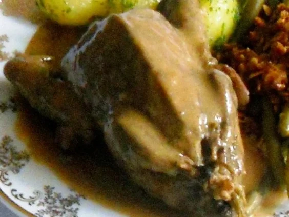 Rezept: "Oma - Friede`s" köstlich, zarter Taubenbraten in Sahnesauce. (Rzpt. um 1939) Bild Nr. 29 "Oma - Friede`s" köstlich, zarter Taubenbraten in Sahnesauce. (Rzpt. um 1939) - Rezept - Bild Nr. 29