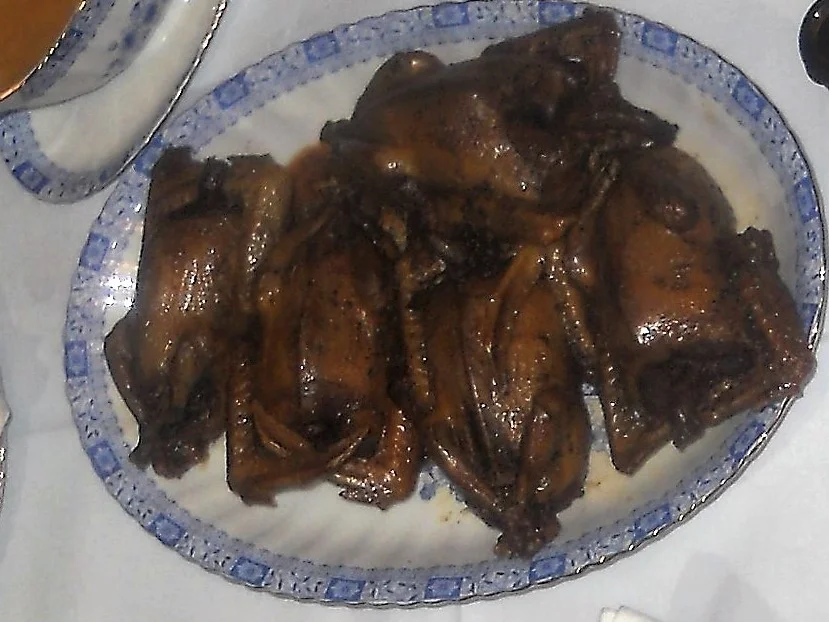 Rezept: "Oma - Friede`s" köstlich, zarter Taubenbraten in Sahnesauce. (Rzpt. um 1939) Bild Nr. 1891 "Oma - Friede`s" köstlich, zarter Taubenbraten in Sahnesauce. (Rzpt. um 1939) - Rezept - Bild Nr. 1891