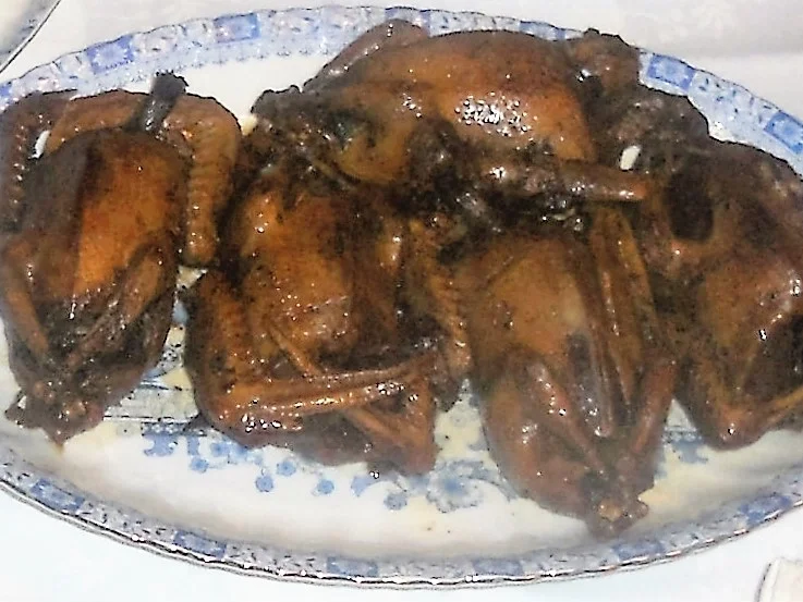 Rezept: "Oma - Friede`s" köstlich, zarter Taubenbraten in Sahnesauce. (Rzpt. um 1939) Bild Nr. 1892 "Oma - Friede`s" köstlich, zarter Taubenbraten in Sahnesauce. (Rzpt. um 1939) - Rezept - Bild Nr. 1892