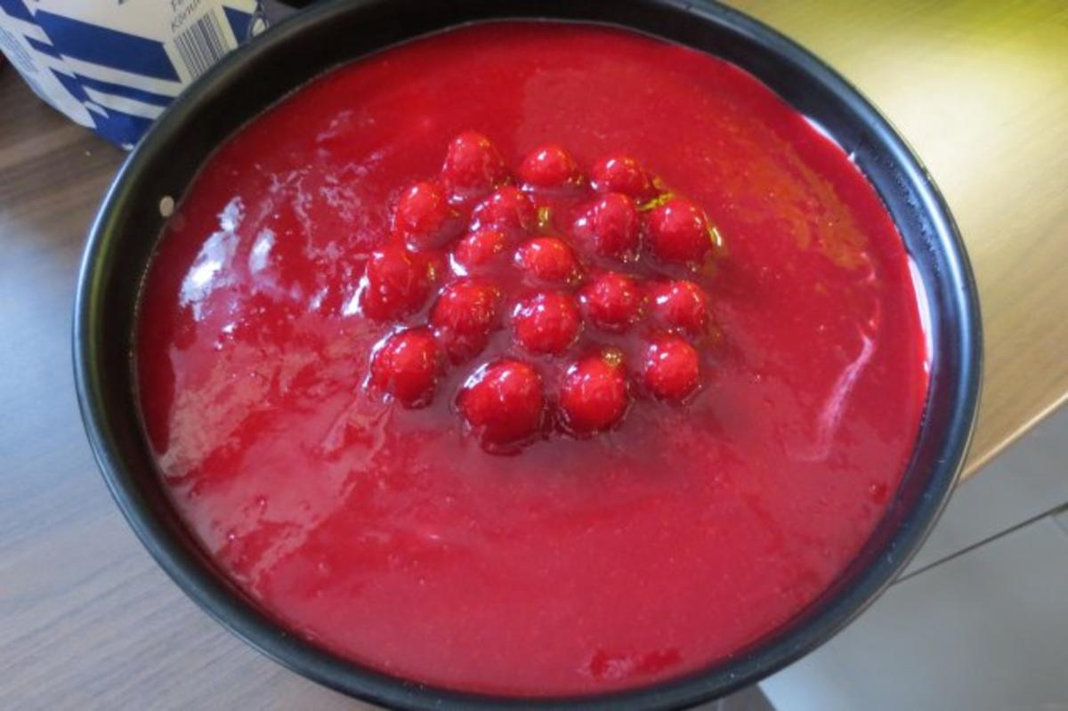 Schoko-Beeren-Torte mit Quarkcreme - Rezept - Bild Nr. 5