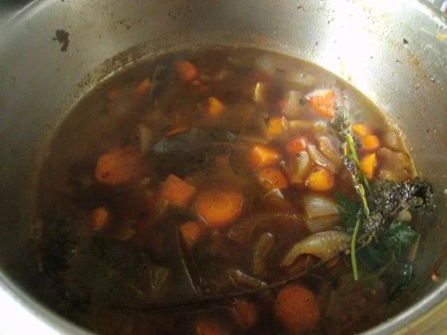 Rinderbraten in Preiselbeersauce und Zwiebelsemmelknödel und Broccoligemüse - Rezept - Bild Nr. 5