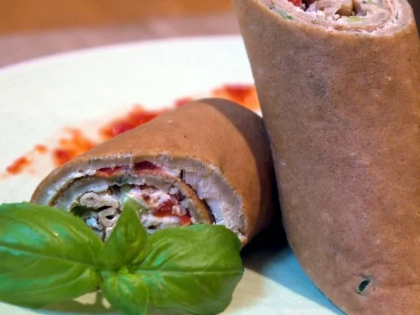 Rezept: Kräutercrepes mit Hähnchenfüllung Kräutercrepes mit Hähnchenfüllung - Rezept