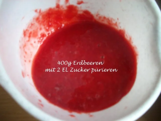 Erdbeer - Sahne - Torte mit Mandelbiskuit - Rezept - Bild Nr. 9