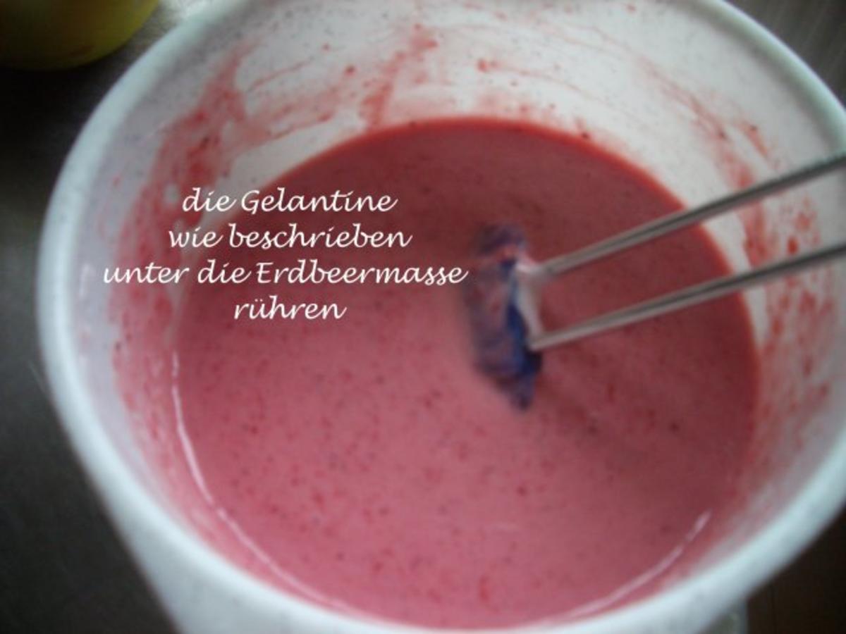 Erdbeer - Sahne - Torte mit Mandelbiskuit - Rezept - Bild Nr. 12