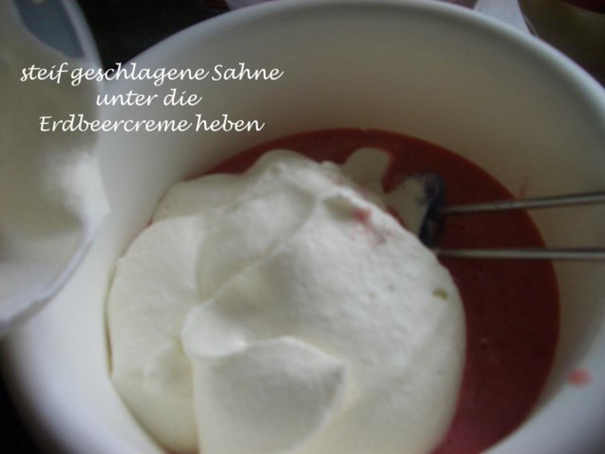 Erdbeer - Sahne - Torte mit Mandelbiskuit - Rezept - Bild Nr. 13
