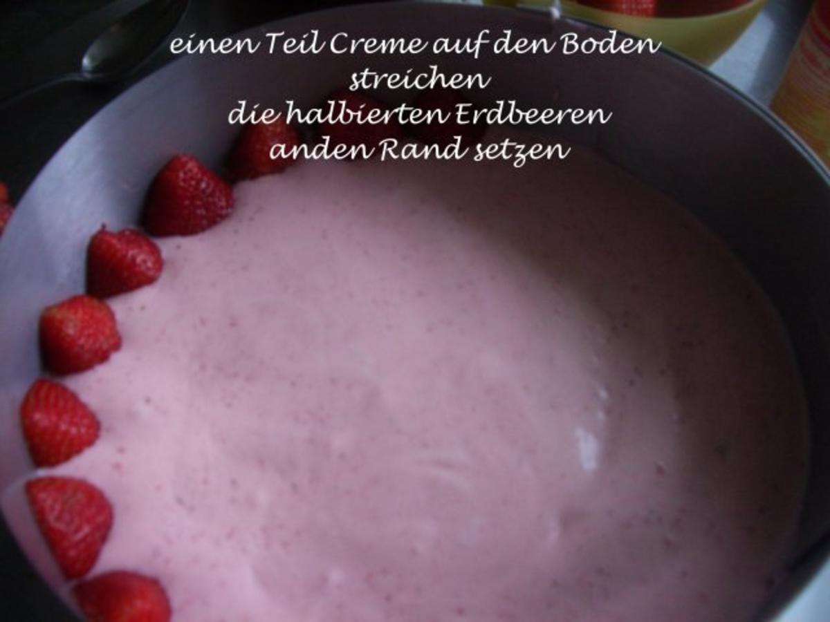 Erdbeer - Sahne - Torte mit Mandelbiskuit - Rezept - Bild Nr. 15