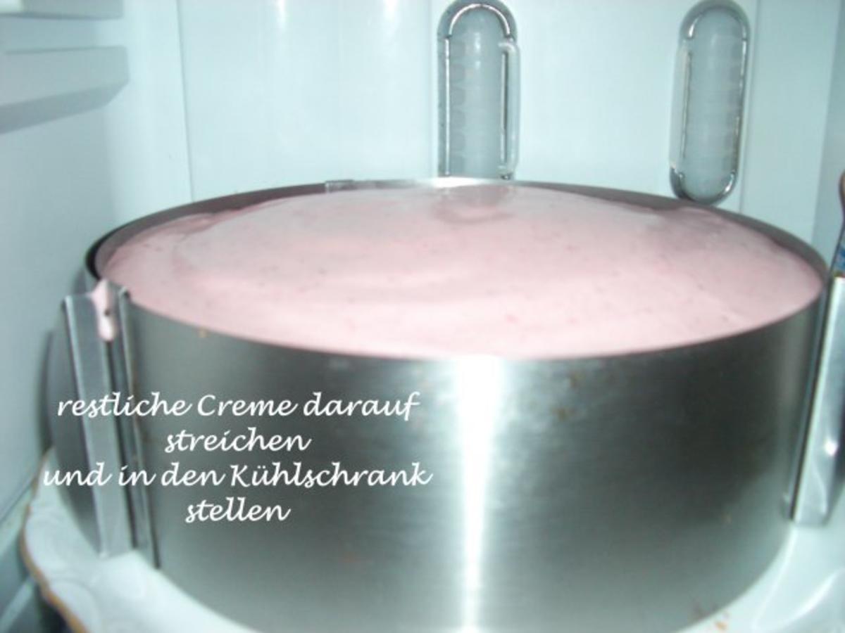 Erdbeer - Sahne - Torte mit Mandelbiskuit - Rezept - Bild Nr. 18