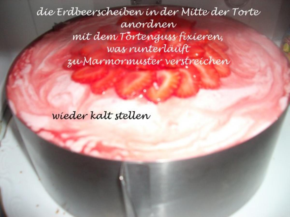 Erdbeer - Sahne - Torte mit Mandelbiskuit - Rezept - Bild Nr. 20