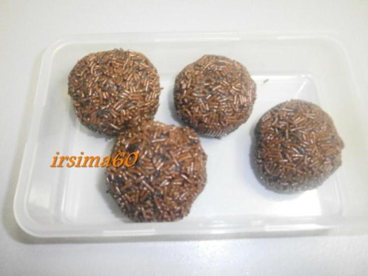 Rumkugeln aus Kuchenresten - einfach - 307 kcal/100g