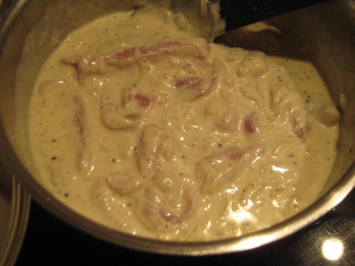 Schweinegeschnetzeltes in Zwiebel Sahne Sauce - schnell &amp; einfach - 172 ...
