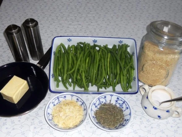 Zarte Prinzessbohnen à la "Oòrndrasch", mit Mandel - Semmelbutter. (Rzpt. um 1976) - Rezept - Bild Nr. 6