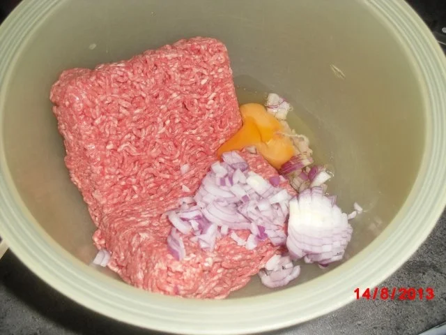 Hackbällchen mit Tomaten-Kokosmilch-Sauce, - Rezept - Bild Nr. 2