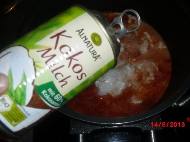 Hackbällchen mit Tomaten-Kokosmilch-Sauce, - Rezept - Bild Nr. 5