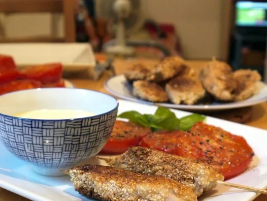 Sesam-Hähnchenspieße mit Senf-Honig-Dip und gebratenen Tomaten - Rezept - Bild Nr. 14