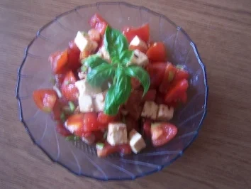 Tomaten- Schafskäsesalat - Rezept