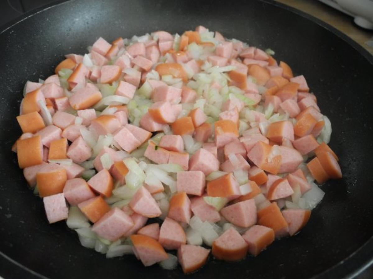 Würstchen-Petersilien-Rührei mit Kartoffeln und Zwiebel-Rahmspinat ...