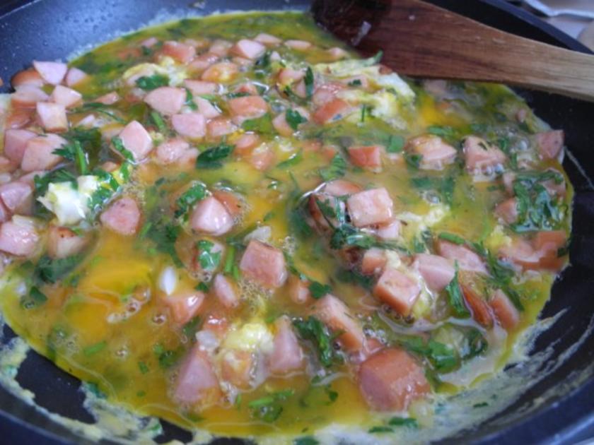 Würstchen Petersilien Rührei mit Kartoffeln und Zwiebel Rahmspinat ...