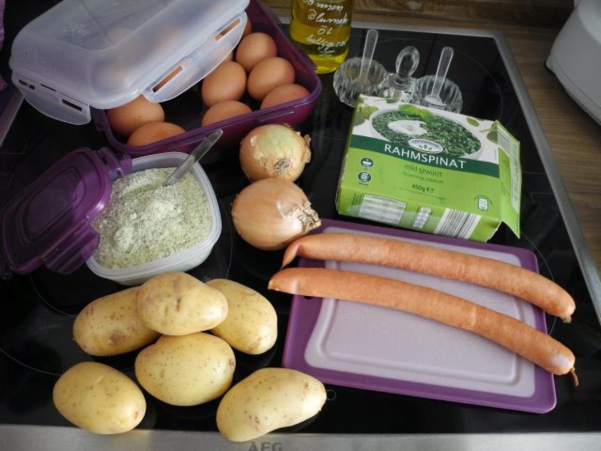Würstchen-Petersilien-Rührei mit Kartoffeln und Zwiebel-Rahmspinat - Rezept - Bild Nr. 3