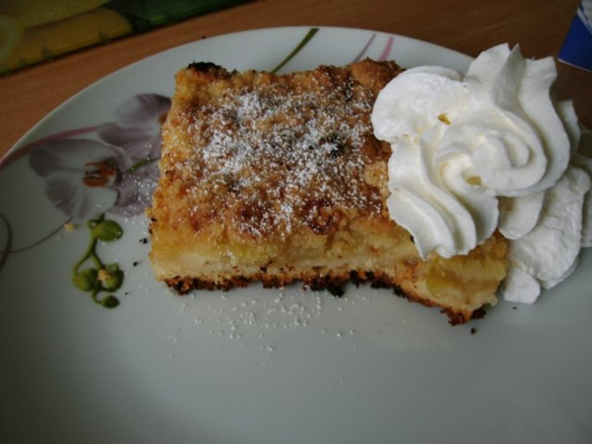 Apfelkuchen mit Pudding und Streusel - Rezept