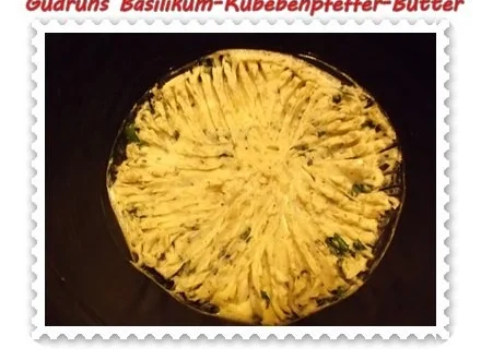 Brotaufstrich: Basilikum-Kubebenpfeffer-Butter - Rezept